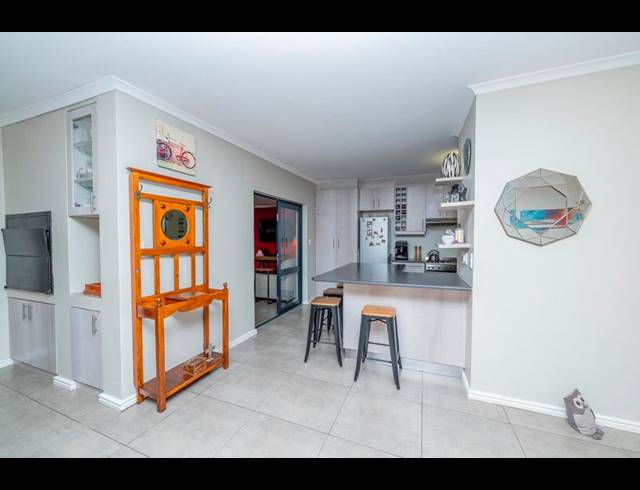 4 BEDROOM HOUSE FOR SALE IN VIKING VILLAGE